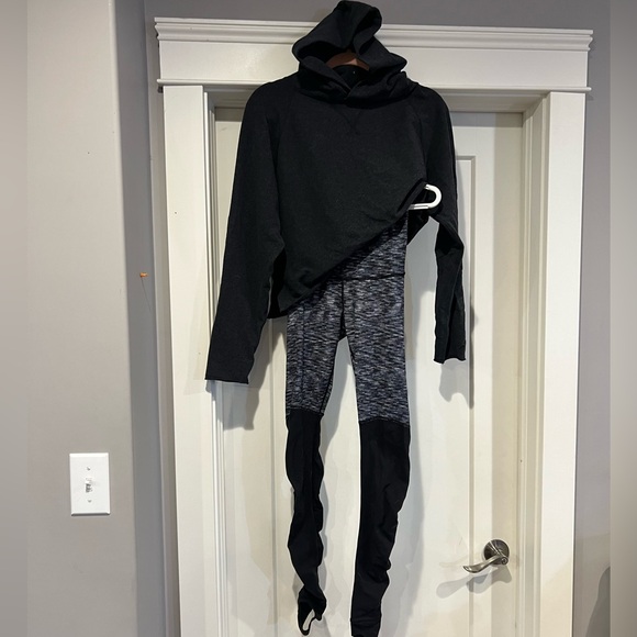 Lululemon size 4 bundle - Picture 1 of 1